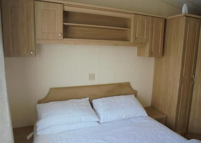 The Wolds: The Wolds:- 6 Berth, Central Heated