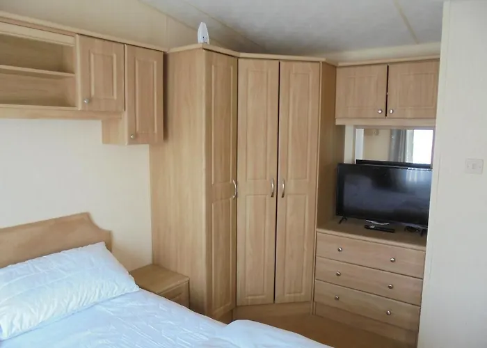 The Wolds: The Wolds:- 6 Berth, Central Heated