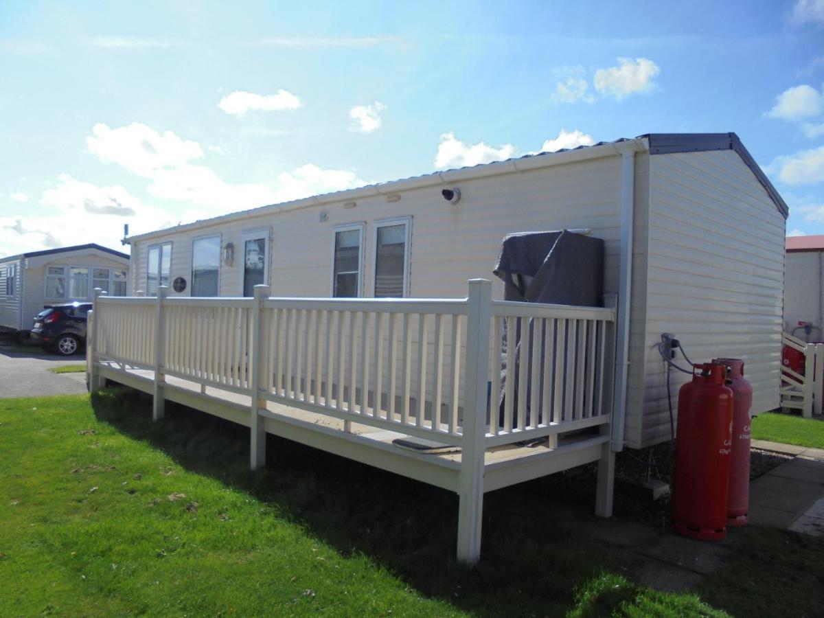 The Wolds: The Wolds:- 6 Berth, Heated Apartment Ingoldmells